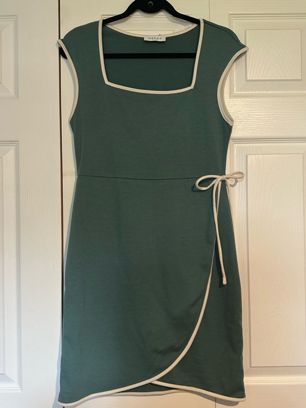 Gilli Green Wrap-Accent Cap-Sleeve Dress